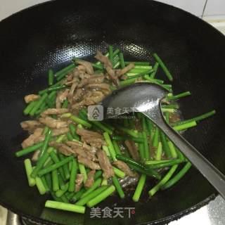 Stir-fried Shredded Pork with Garlic Moss recipe