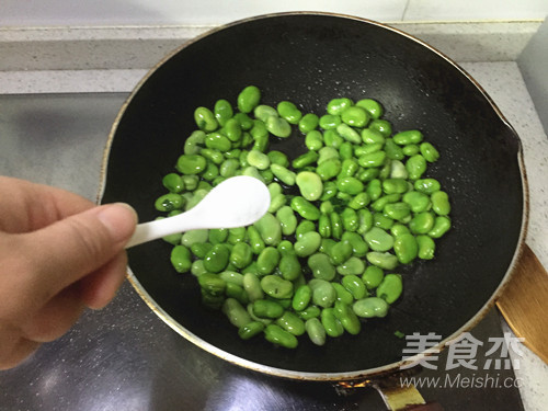 Broad Beans with Scallion Oil recipe