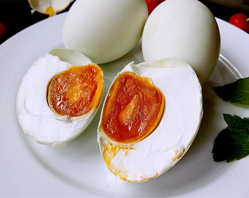 Pickled Oily Yellow Salted Duck Eggs recipe