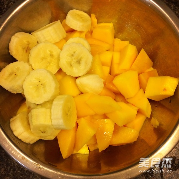 Banana Mango Shake recipe