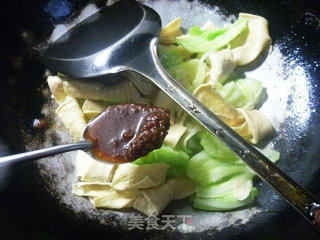 Stir-fried Cabbage with Shacha Sauce and Bean Knot recipe