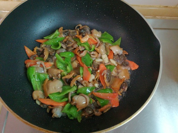 Stir-fried Ark Shell with Green Pepper recipe