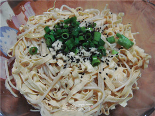 Dried Tofu Mixed with Enoki Mushrooms recipe
