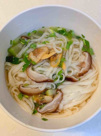 Fresh Noodle Soup with Clams