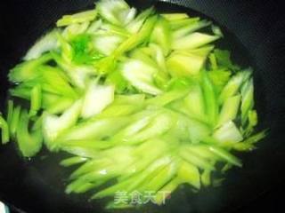 Quick-fried Side Dish for Beauty and Face-lifting---stir-fried Shrimp with Celery recipe