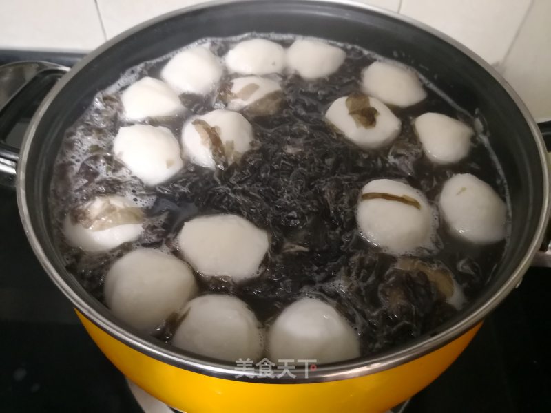 Seaweed Meatball Soup recipe