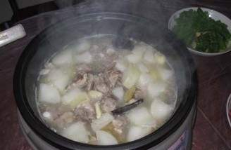 Pork Ribs and Carrot Soup Hot Pot recipe