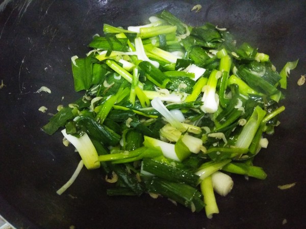 Stir-fried Green Garlic with Shrimp Skins recipe