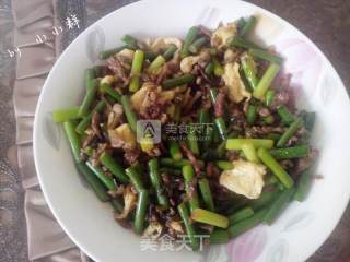 Stir-fried Pork with Garlic Stalk + Egg recipe