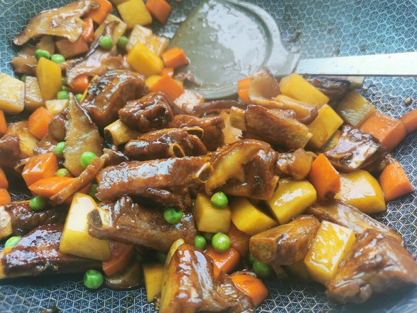 Braised Rice with Potato Ribs recipe