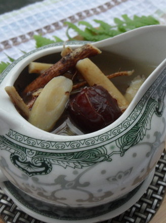 Five Fingers, Peach Codonopsis and Beiqi Chicken Soup recipe