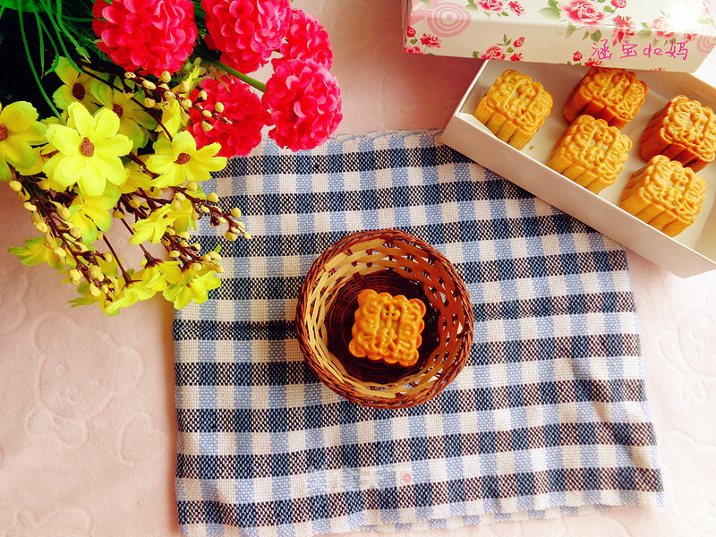 Jujube Bean Paste Mooncakes recipe