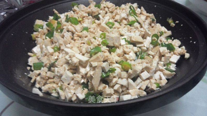 【tofu Mixed with Shallots】one Green and Two White recipe