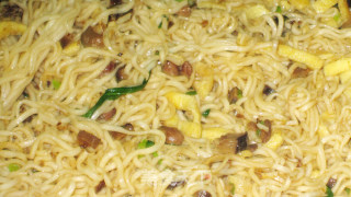 Fried Noodles with Fried Egg recipe