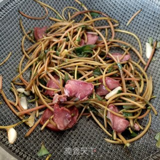 Stir-fried Portulaca Stem with Pork Tongue recipe