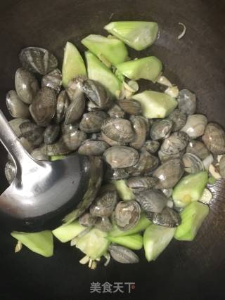 Clam Loofah Soup recipe
