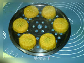 Sweet Potato Mooncakes with Bean Paste and Date Mashed recipe