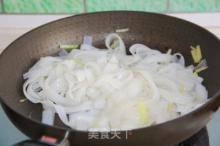 Stir-fried Niuhe recipe