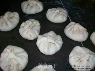 My Debut ~ Steamed Buns @@萝卜蛋烧肉包子 recipe