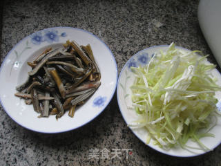 Stir-fried Eel with Leek Sprouts recipe