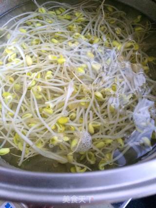 Soybean Sprouts Mixed with Gluten recipe