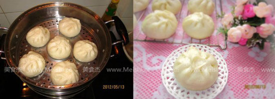 Pork Bun with Mushrooms and Carrots recipe