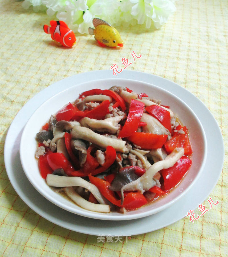 Stir-fried Xiuzhen Mushroom with Minced Meat and Red Pepper recipe