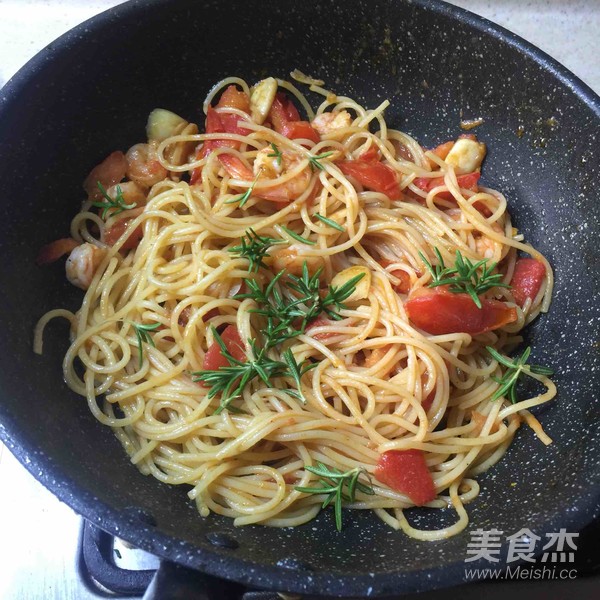 Spaghetti with Shrimp and Tomato recipe