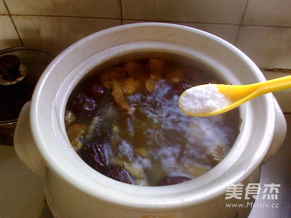 Stewed Chicken Soup with Matsutake Mushroom recipe