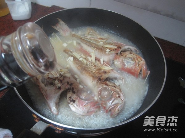 Fried and Braised Bigeye recipe