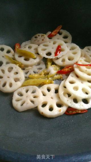 Pickled Pepper Hot and Sour Lotus Root Slices recipe