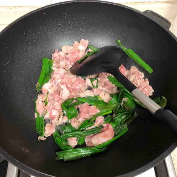 Stir-fried Lamb with Scallions recipe