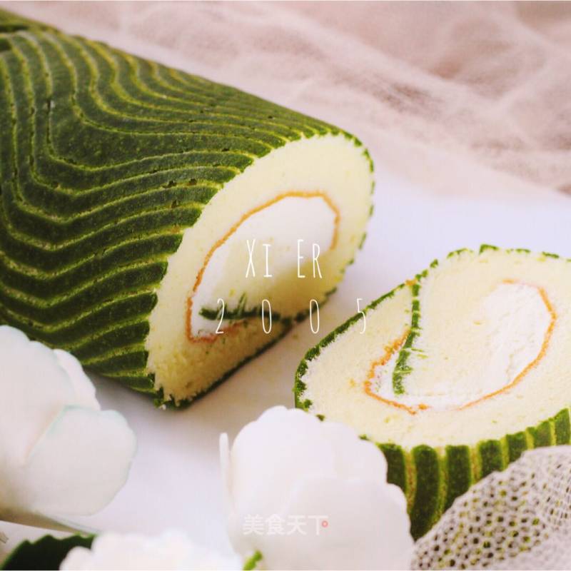 Wavy Matcha Cake Roll recipe