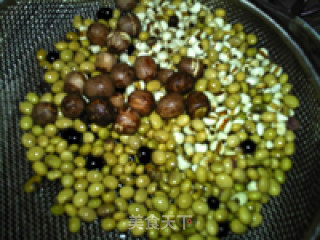 Barley and Lotus Seed Soy Milk recipe