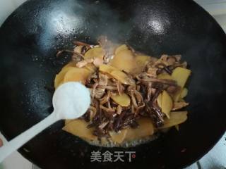 #下饭菜#potato Slices Fried Hazel Mushrooms recipe