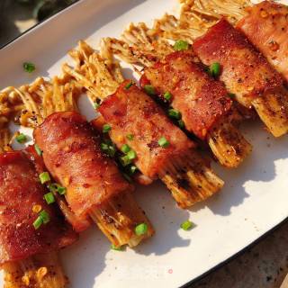 Bacon Roll with Enoki Mushroom recipe