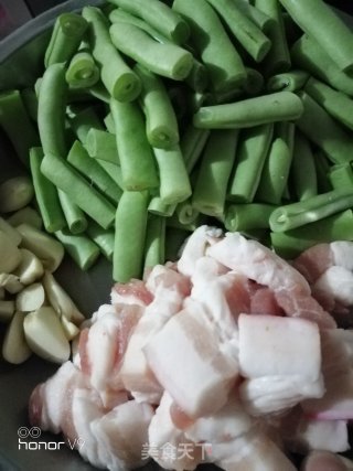 Stir-fried String Beans with Pork Belly recipe