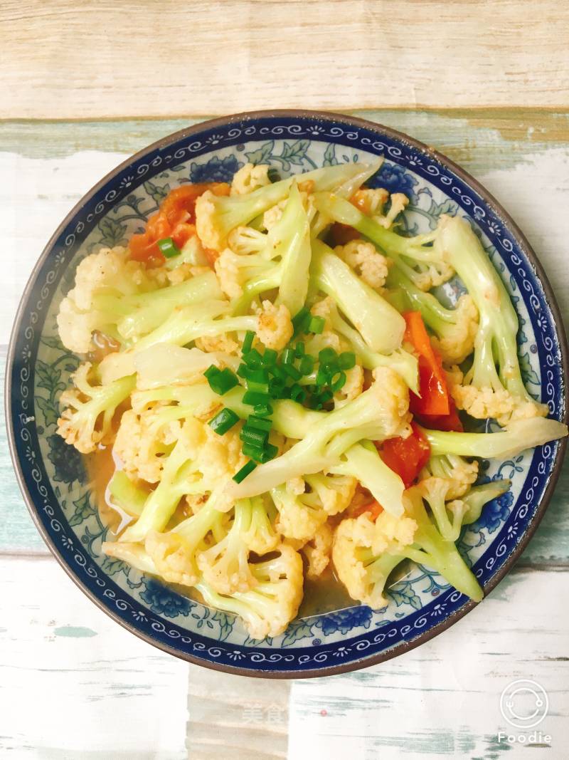 Stir-fried Cauliflower with Tomatoes recipe