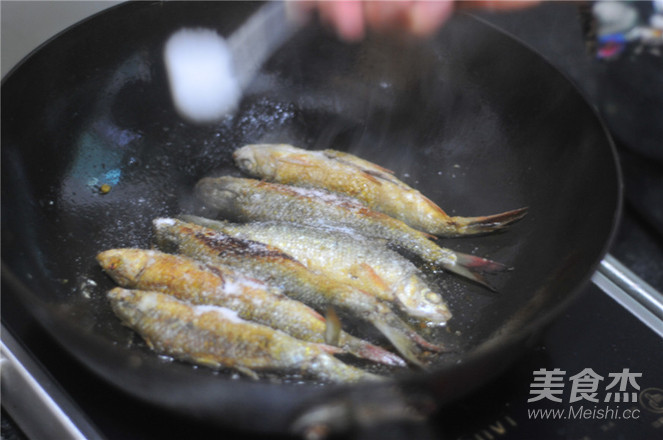 Braised Fish with Shredded Radish recipe