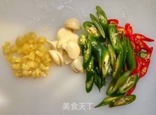 Stir-fried Fatty Sausage with Hot Pepper recipe