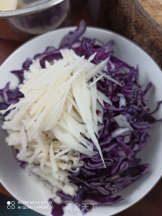 Fried Lotus Root with Purple Cabbage recipe