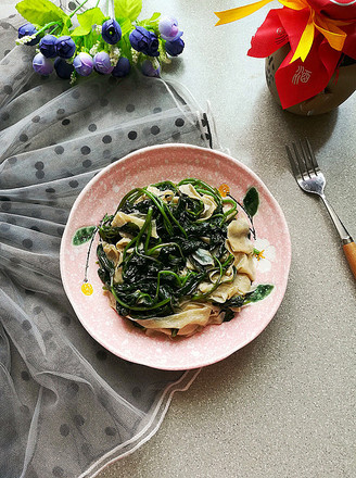 Stir-fried Egg White Pork with Sweet Potato Leaves recipe