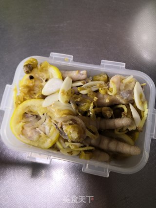Chicken Feet with Lemon Wild Pepper recipe