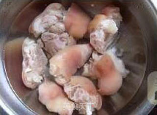 Stewed Pork Knuckles with Snow Peas recipe