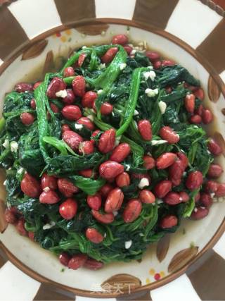 Spinach Vinegar and Peanuts recipe
