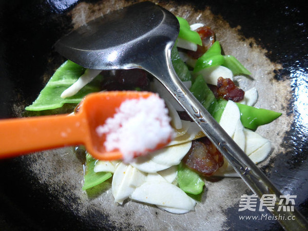 Stir-fried Spicy Sausage with Hot Pepper recipe