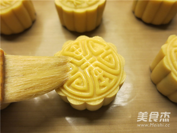 Coconut and Cranberry Mooncakes recipe