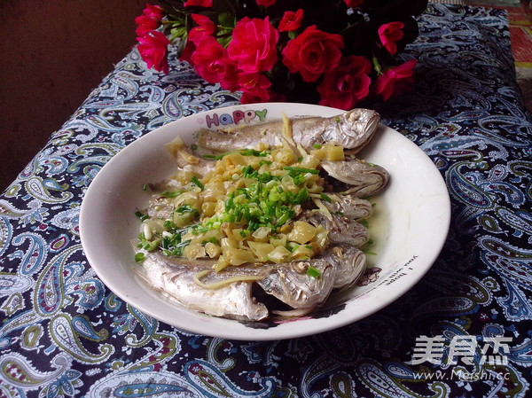 Steamed Yellow Croaker with Pickled Peppers recipe