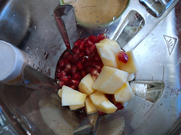 Pomegranate Apple Juice recipe