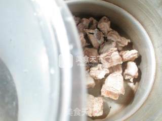 Sauerkraut and Yuba Boiled Pork Ribs recipe